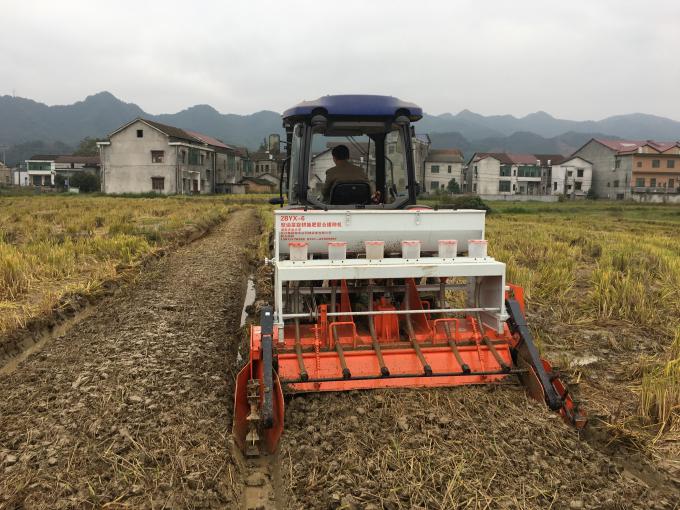 Customerized色の農場トラクターの道具のトウモロコシの強姦の米の種取り機 1
